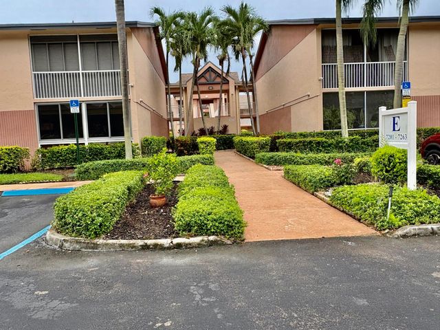 7237 S DEVON Drive 110, Tamarac, FL 33321