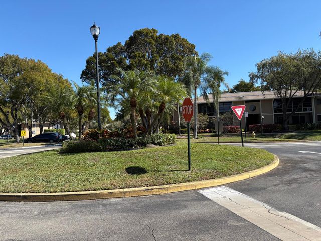 7237 S DEVON Drive 110, Tamarac, FL 33321