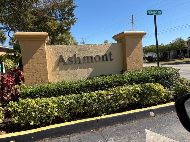 7237 S DEVON Drive 110, Tamarac, FL 33321