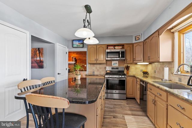 14 MONTADALE DR, Dillsburg, PA 17019