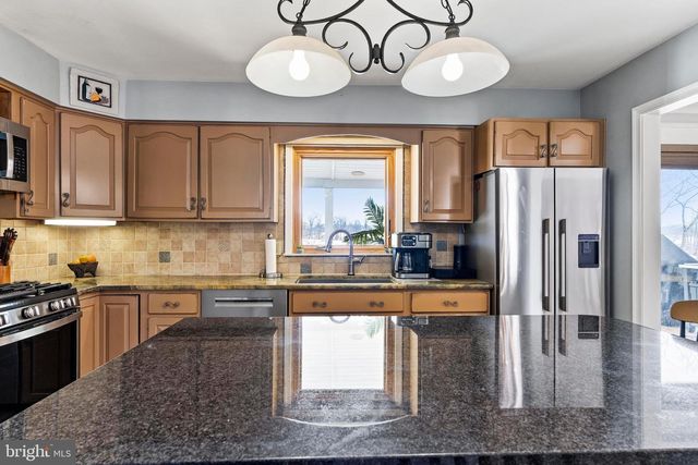 14 MONTADALE DR, Dillsburg, PA 17019