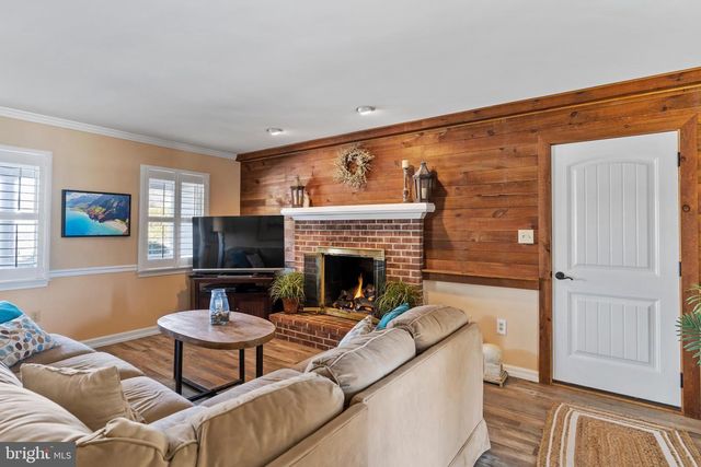 14 MONTADALE DR, Dillsburg, PA 17019