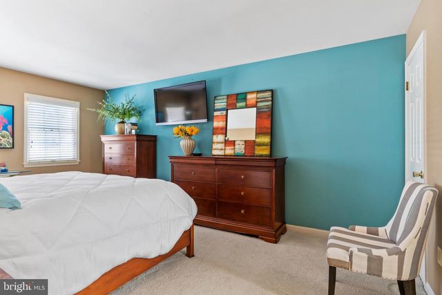 14 MONTADALE DR, Dillsburg, PA 17019