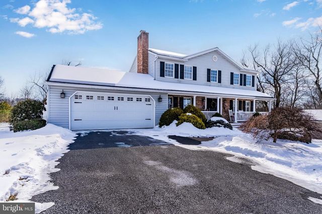 14 MONTADALE DR, Dillsburg, PA 17019