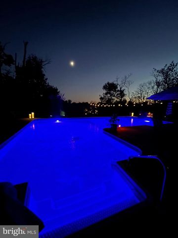 14 MONTADALE DR, Dillsburg, PA 17019