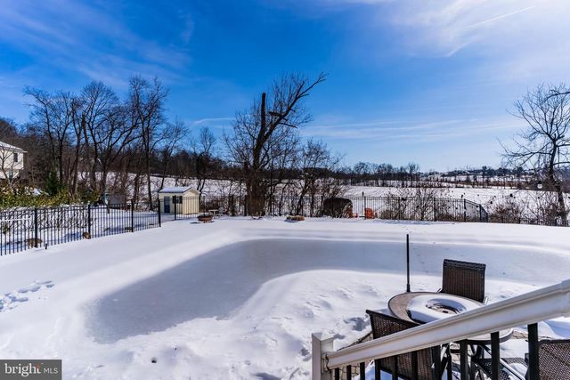 14 MONTADALE DR, Dillsburg, PA 17019