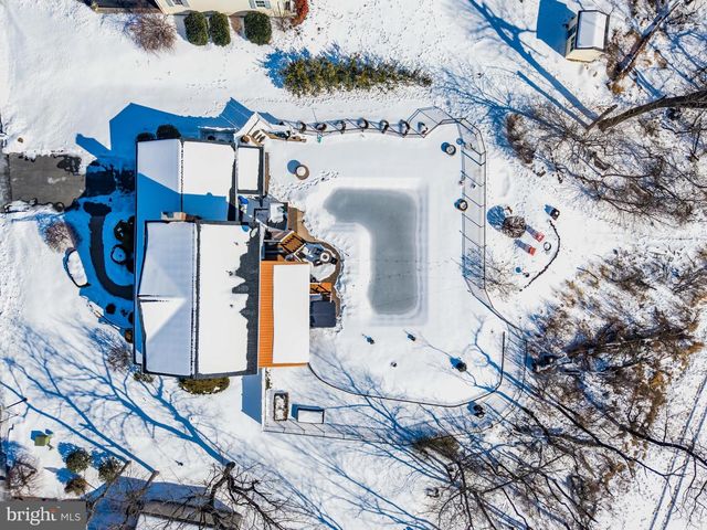 14 MONTADALE DR, Dillsburg, PA 17019