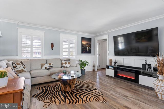 14 MONTADALE DR, Dillsburg, PA 17019