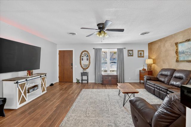 702 El Camino Real, Chico, TX 76431