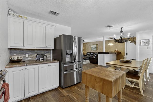 702 El Camino Real, Chico, TX 76431