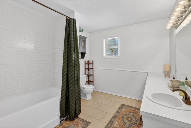 702 El Camino Real, Chico, TX 76431