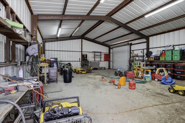 702 El Camino Real, Chico, TX 76431