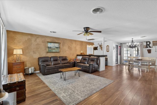 702 El Camino Real, Chico, TX 76431