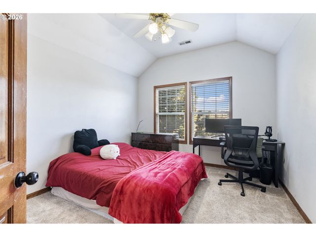 17973 SAINT CLAIR Dr, Lake Oswego, OR 97034