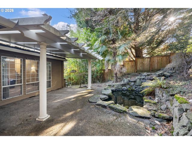 17973 SAINT CLAIR Dr, Lake Oswego, OR 97034