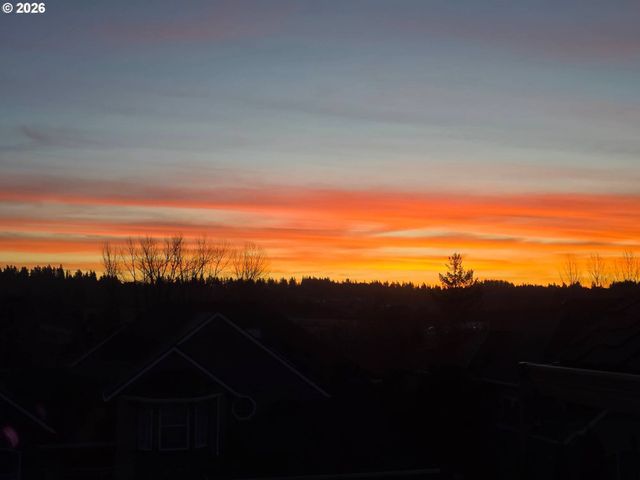 17973 SAINT CLAIR Dr, Lake Oswego, OR 97034