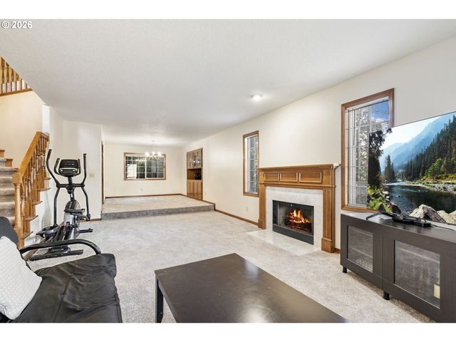 17973 SAINT CLAIR Dr, Lake Oswego, OR 97034