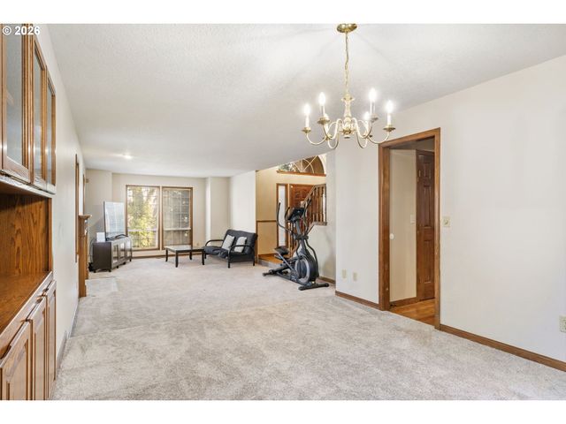 17973 SAINT CLAIR Dr, Lake Oswego, OR 97034