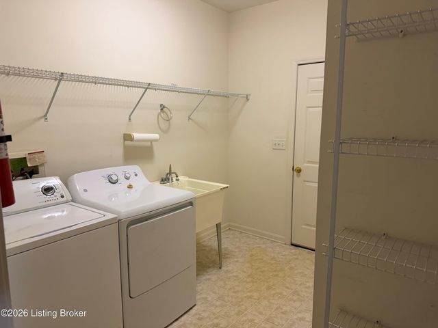 4733 Brownsboro Gardens Dr, Louisville, KY 40241