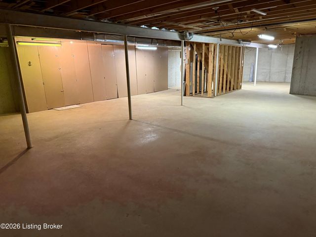 4733 Brownsboro Gardens Dr, Louisville, KY 40241