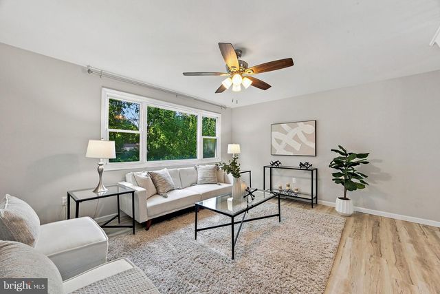 48 OAKMONT DR, New Castle, DE 19720