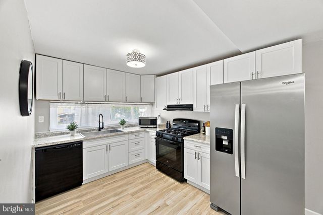 48 OAKMONT DR, New Castle, DE 19720