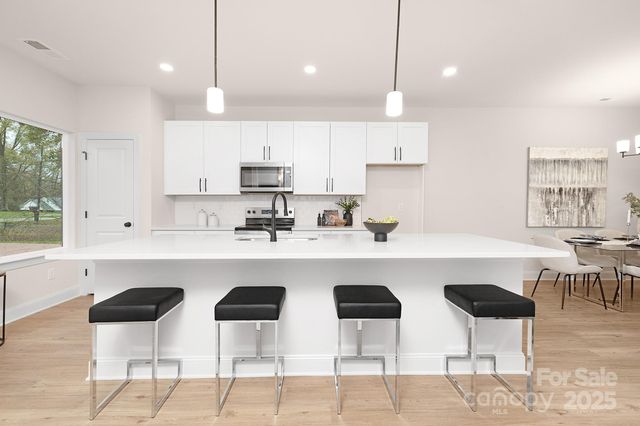 2421 Toddville Road, Charlotte, NC 28214