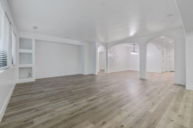 3526 W Buena Vista Avenue, Visalia, CA 93291