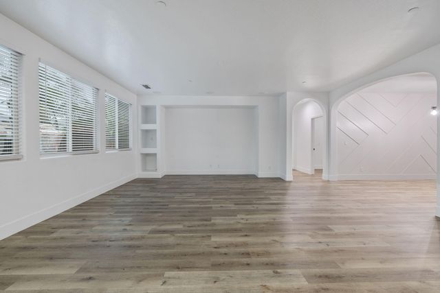 3526 W Buena Vista Avenue, Visalia, CA 93291