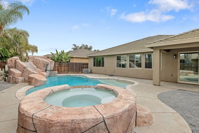 3526 W Buena Vista Avenue, Visalia, CA 93291