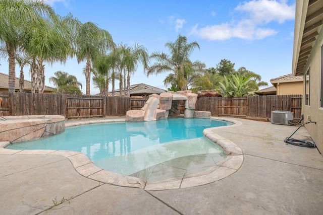 3526 W Buena Vista Avenue, Visalia, CA 93291