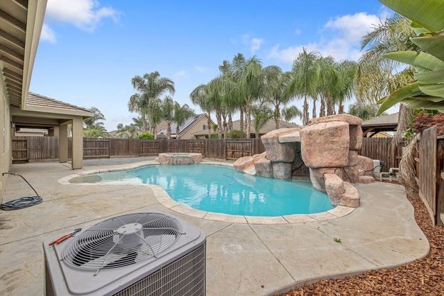 3526 W Buena Vista Avenue, Visalia, CA 93291