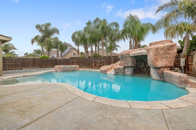 3526 W Buena Vista Avenue, Visalia, CA 93291