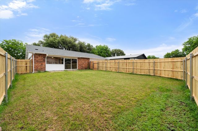 7247 Long Canyon Trail, Dallas, TX 75249