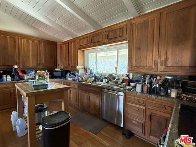 16015 Baker Canyon Road, Santa Clarita, CA 91390