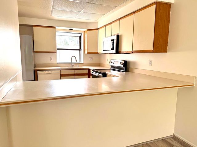 153 Willow Lake Drive, Palm Desert, CA 92260