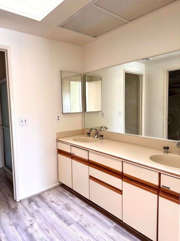 153 Willow Lake Drive, Palm Desert, CA 92260