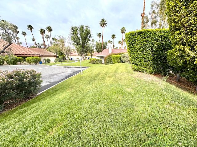 153 Willow Lake Drive, Palm Desert, CA 92260