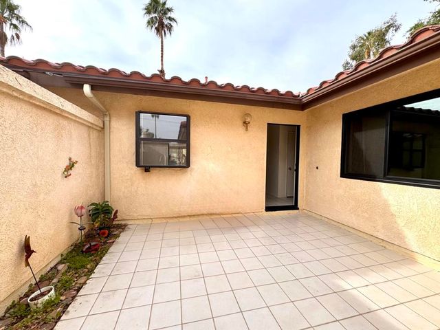 153 Willow Lake Drive, Palm Desert, CA 92260