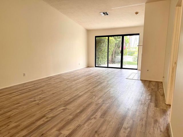 153 Willow Lake Drive, Palm Desert, CA 92260