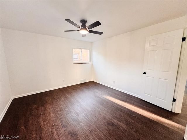 2907 Snow Road up, Parma, OH 44134