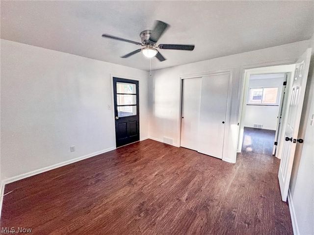 2907 Snow Road up, Parma, OH 44134