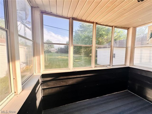 2907 Snow Road up, Parma, OH 44134