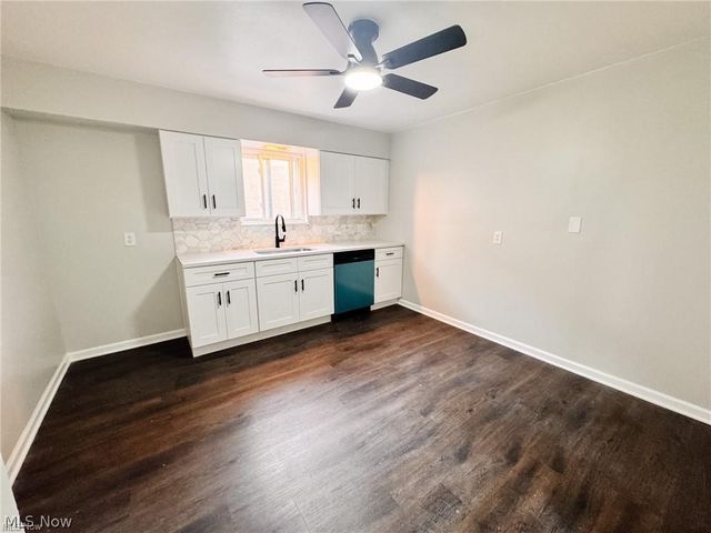 2907 Snow Road up, Parma, OH 44134