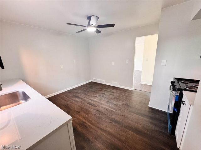 2907 Snow Road up, Parma, OH 44134