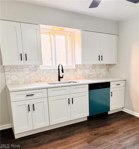 2907 Snow Road up, Parma, OH 44134