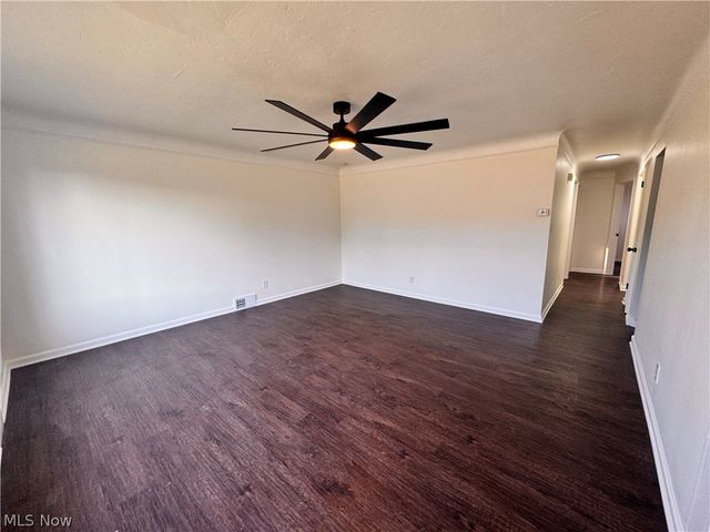 2907 Snow Road up, Parma, OH 44134