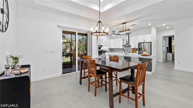 569 Desoto BLVD S, Naples, FL 34117