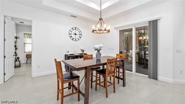 569 Desoto BLVD S, Naples, FL 34117