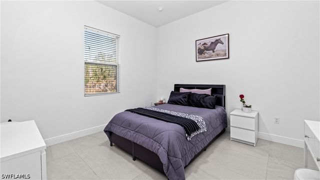 569 Desoto BLVD S, Naples, FL 34117